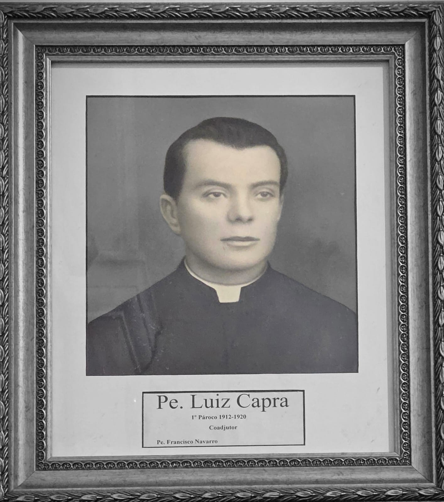 Foto do Pe. Luiz Capra existente na Secretaria da Paróquia Matriz de Santo André